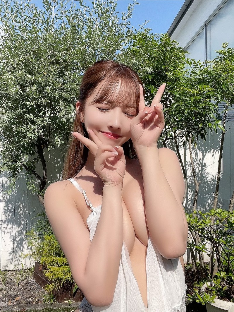 【ACR扑克】「三上悠亚」出道七周年！「性感爆乳」送粉丝福利，宣布自立门户当老板！