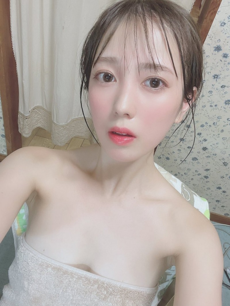 【ACR扑克】打败河北彩花！重量级偶像「小湊よつ葉」新作夺下排行榜No.1！