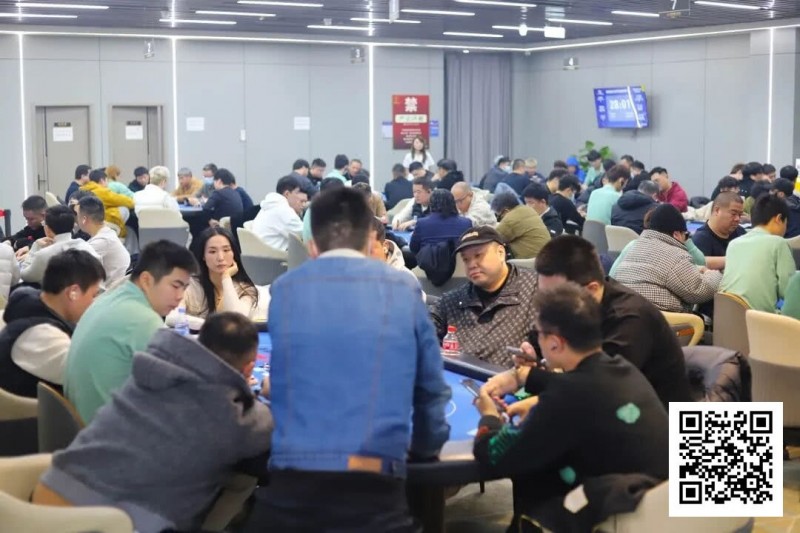 【ACR扑克】长沙阳光月赛首日 | 当扑克月赛遇上圣诞季，冬日点燃牌手热情！DAY1A组共320人次参赛，刘欢领衔39人晋级下一轮