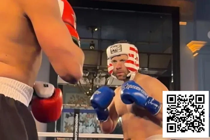 【ACR扑克】”Jungleman”拳击赛第二回合遭偷袭，面部流血，比赛被叫停