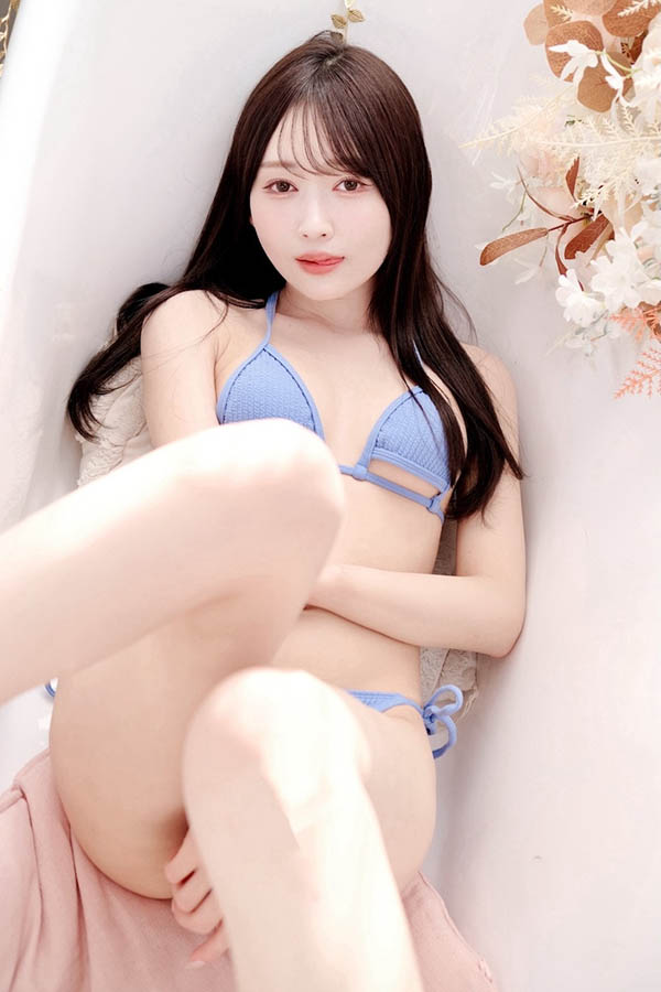 【ACR扑克】古乃穗乃(PFES-129) 让美乳女前辈「每天用美腿丝袜帮我服务」,「超养眼黑丝视角」有够勾人!