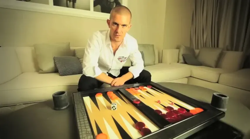 【ACR扑克】“我就是个蠢货”——Gus Hansen 的崩塌与重生，从赌桌之神到输光数百万