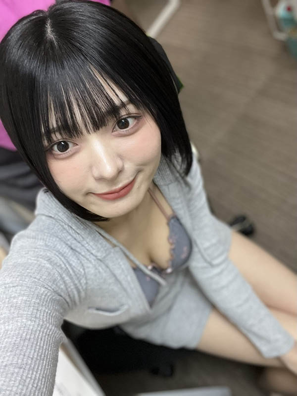 【ACR扑克】虹村优美(XVSR-876) 让人感到兴奋的美腿黑丝OL,在办公室里超激烈服务…