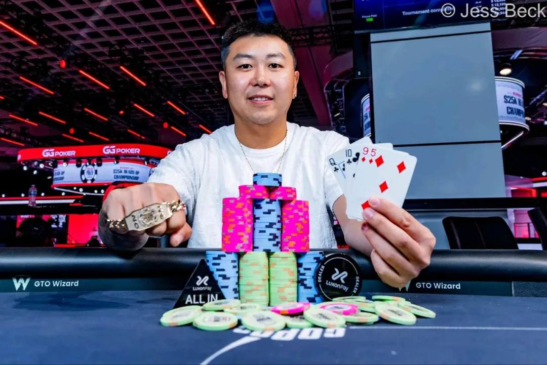 【ACR扑克】2026 WSOP | 王阳勇夺$5,000底池限额奥马哈冠军，拿下首条金手链