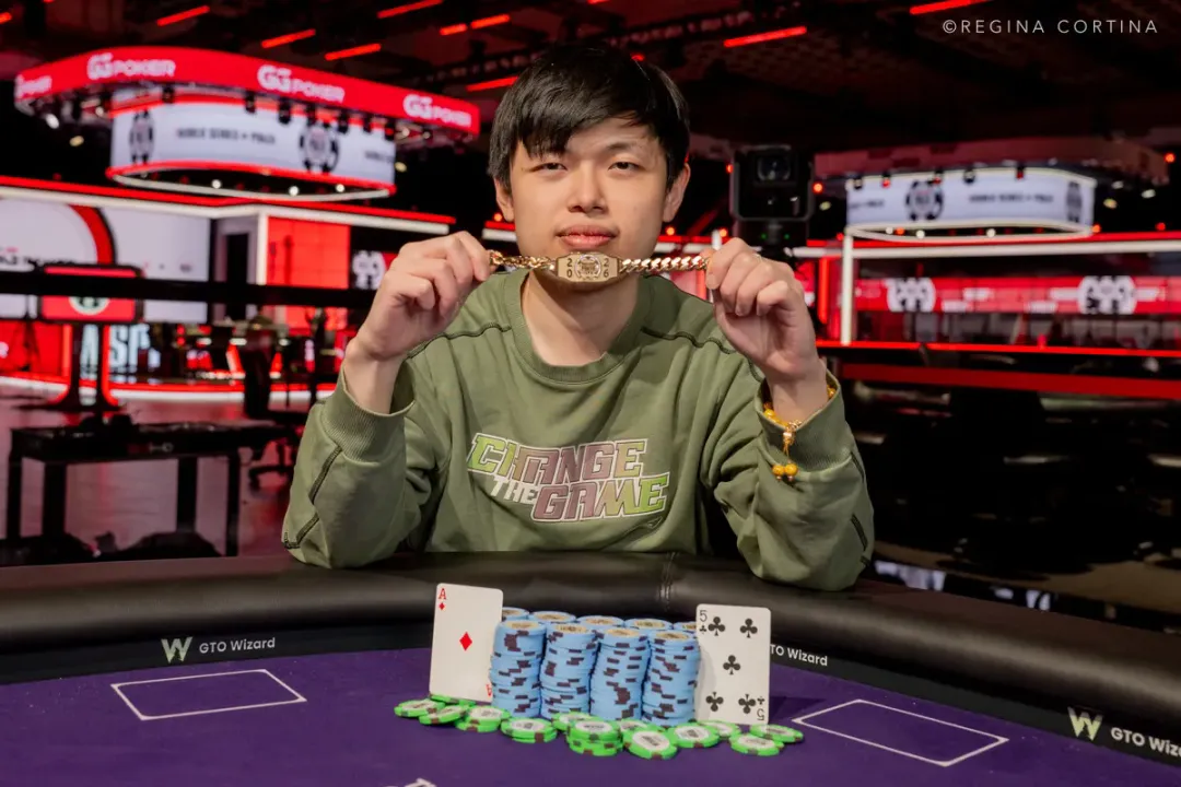 【ACR扑克】生涯首进WSOP奖励圈即登顶!华人博士生Honghao Zhang斩获$1500六人桌金手链