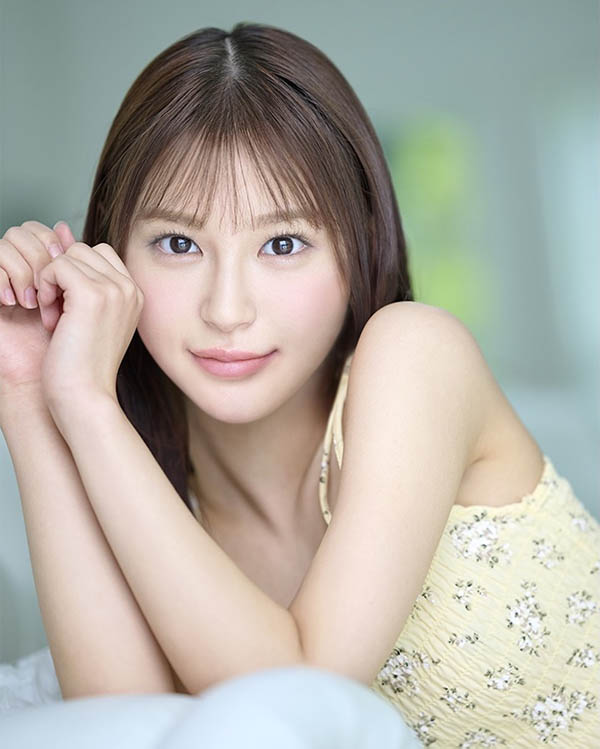 【ACR扑克】白石奈美(MIDA-683) 「纯情原石美少女」大尺度中出解禁,「被猛烈进进出出」狂呻吟…