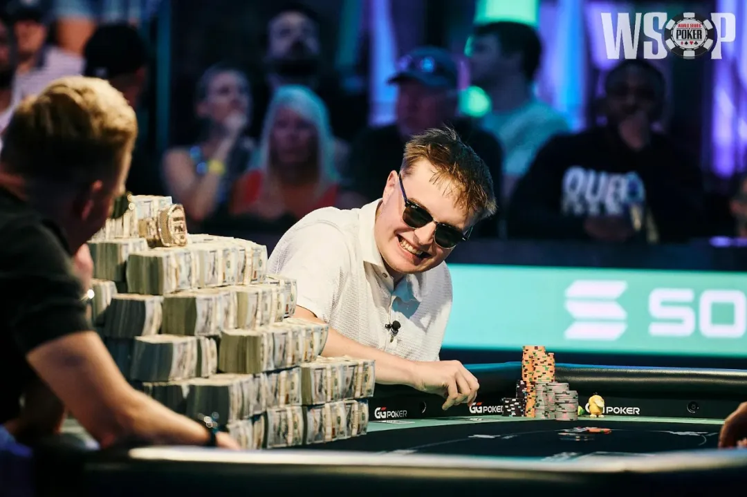 【ACR扑克】WSOP主赛冠军亲自复盘:若河牌不是黑桃,他还会继续开火吗?答案令人大失所望!