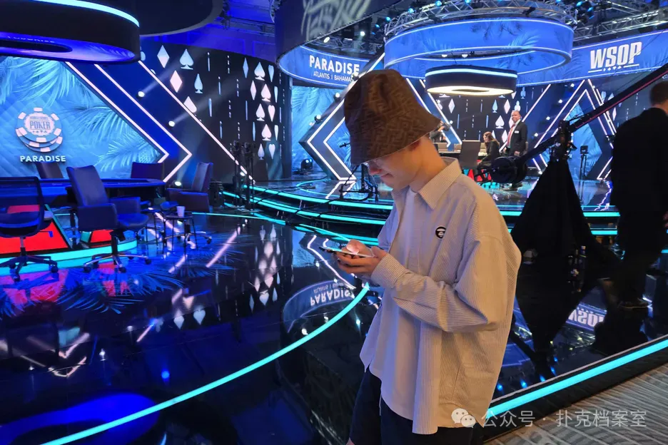 【ACR扑克】你总以为放下手机就能打好牌,但真正的问题是你根本受不了无聊